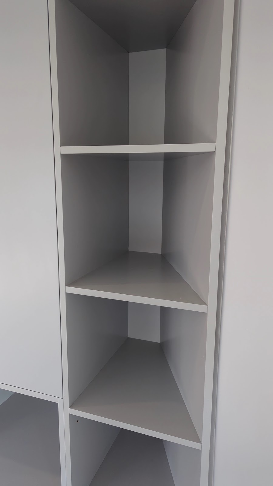 Corner shelving unit after clean