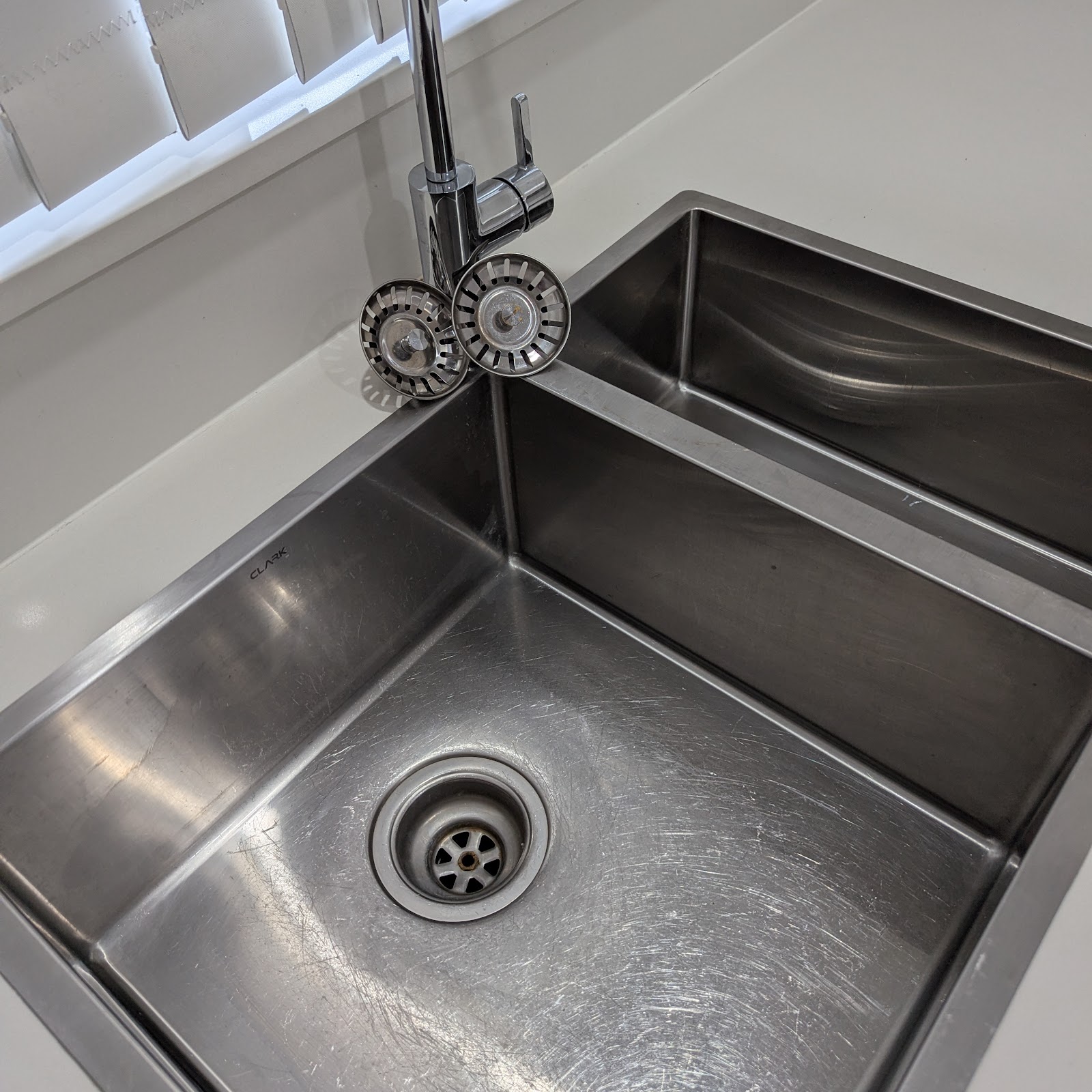 Stainless steel kitchen sink