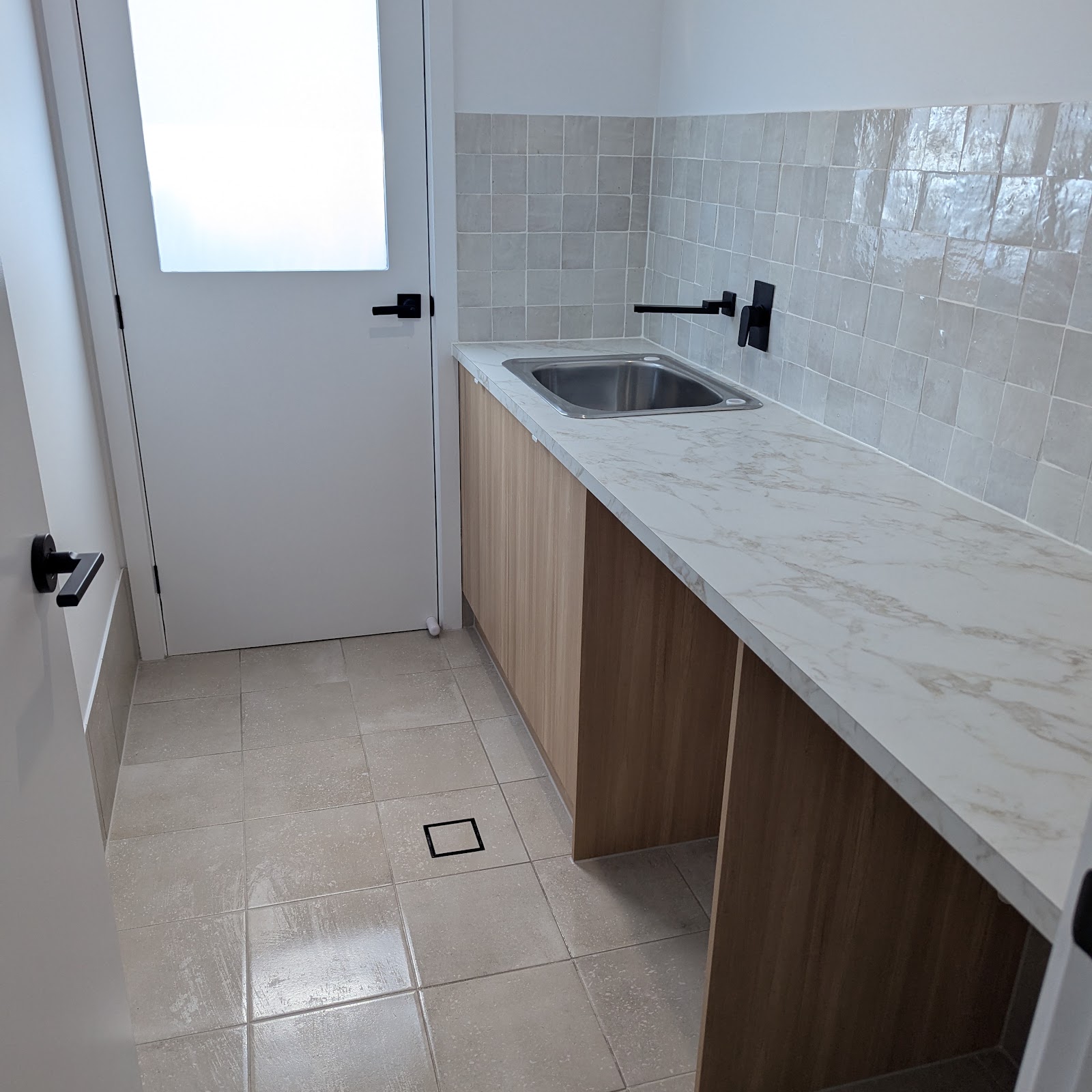 Laundry sink area